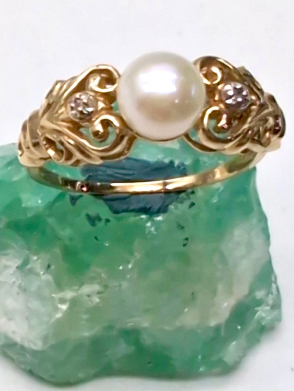 10k Yellow Gold Cultured Pearl & Diamond Scrollwork Heart Design Ring 8.25